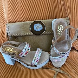 Vintage wooden heels Sbicca shoes! Glam and chic meet!